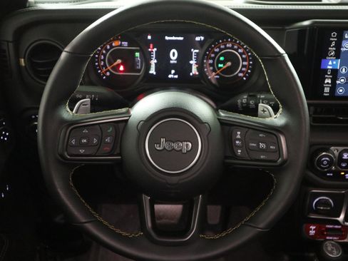 Certified 2025 Jeep Wrangler Unlimited Rubicon 392 image 16