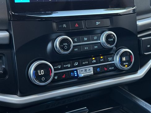 Used 2024 Ford Expedition Max XLT image 21