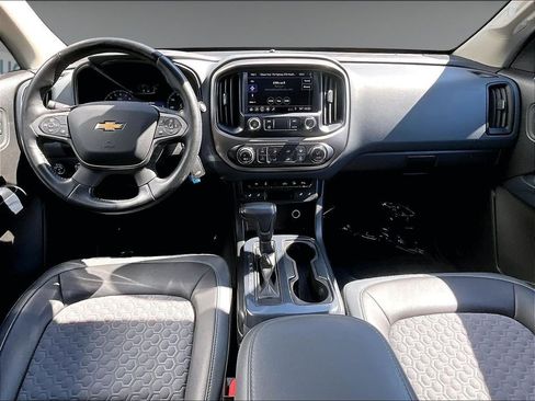 Used 2021 Chevrolet Colorado Z71 AWD/4WD image 18