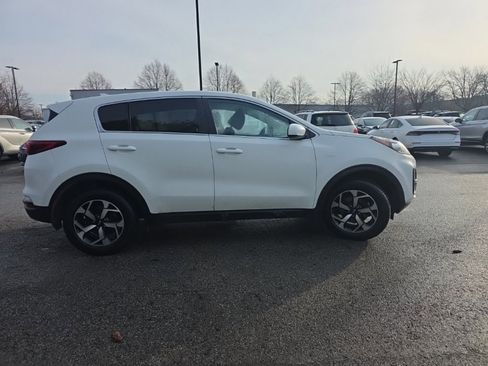 Used 2021 Kia Sportage LX image 4
