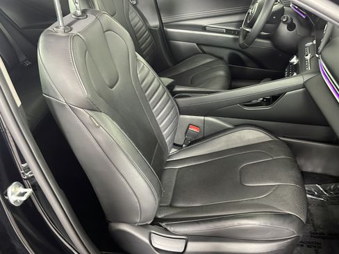 Used 2022 Hyundai Elantra Limited w/ Cargo Package FWD image 16