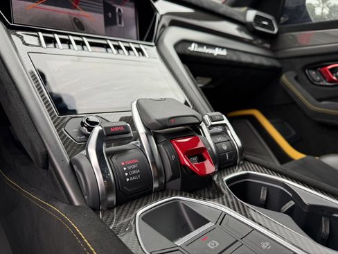 Used 2024 Lamborghini Urus Performante image 20