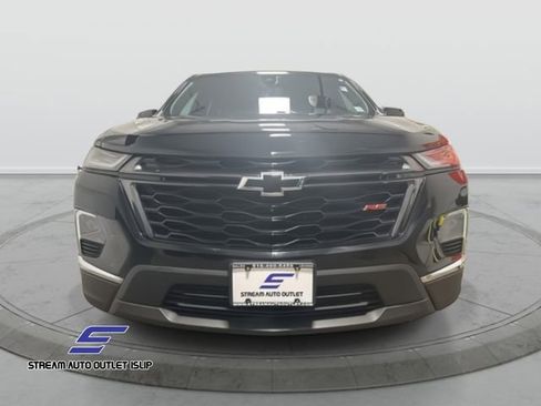 Used 2022 Chevrolet Traverse RS image 2