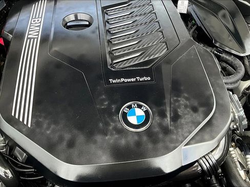 Used 2022 BMW 740i w/ M Sport Package image 39