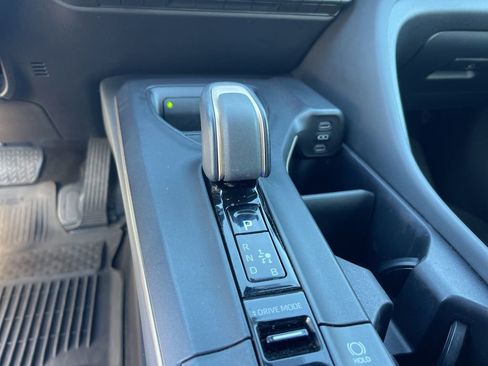 Used 2023 Toyota Crown XLE image 11