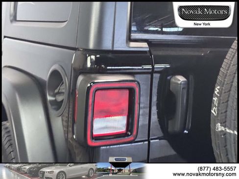 Used 2022 Jeep Wrangler Unlimited Sport AWD/4WD image 9