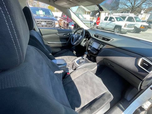 Used 2016 Nissan Rogue SV w/ SV Premium Package AWD/4WD image 33