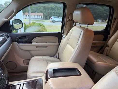 Used 2014 GMC Yukon Denali AWD/4WD image 15