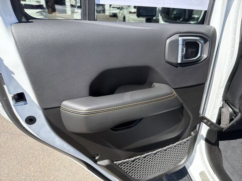 Used 2024 Jeep Wrangler Unlimited Sahara w/ Technology Group AWD/4WD image 13