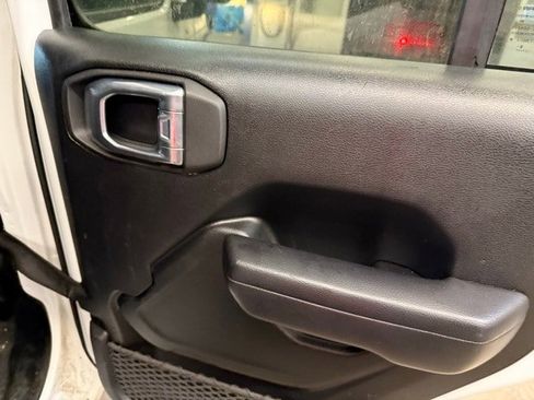 Used 2021 Jeep Wrangler Unlimited Sport image 26