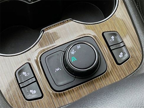 Used 2023 GMC Acadia SLE w/ Driver Convenience Package image 21