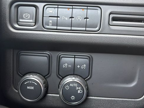 Used 2024 Chevrolet Tahoe LT image 3