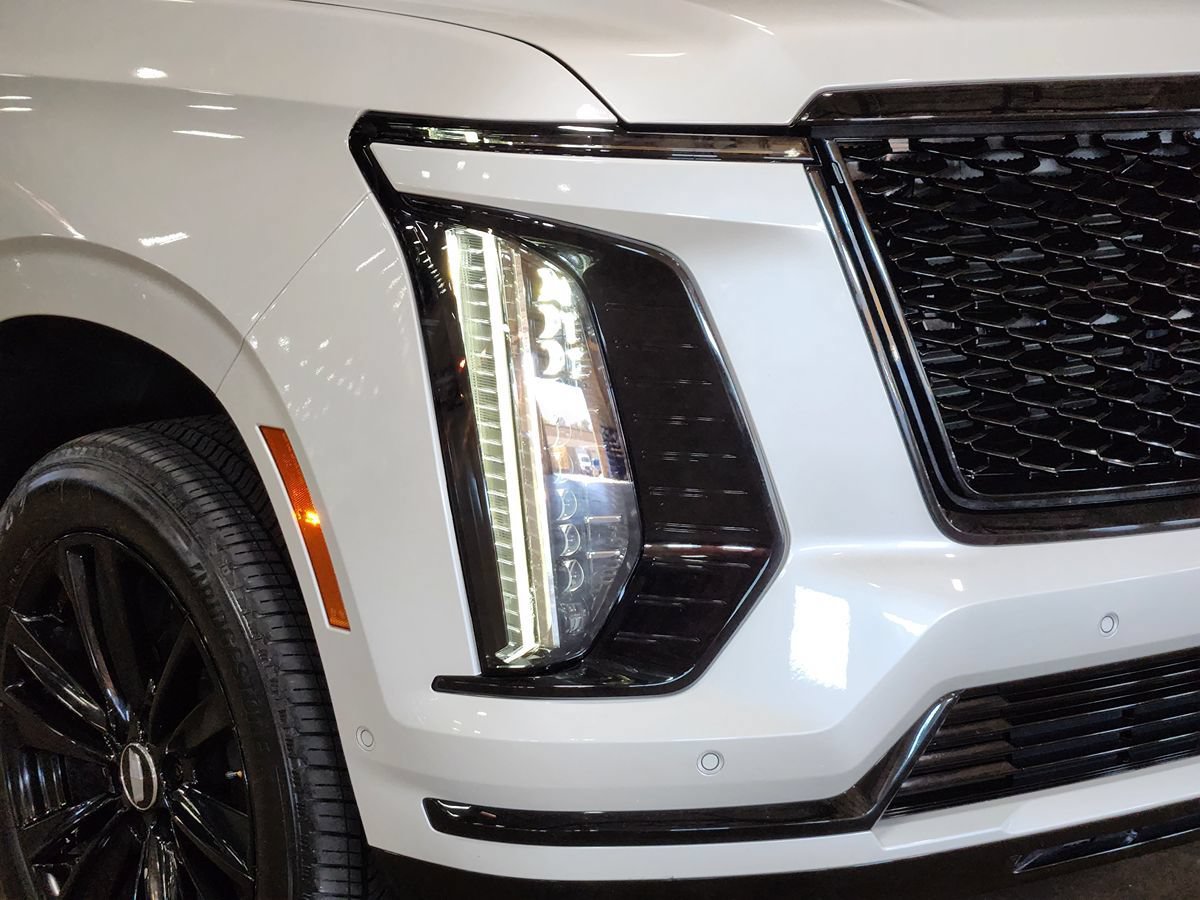 Used 2025 Cadillac Escalade Sport w/ Touring Package AWD/4WD image 13