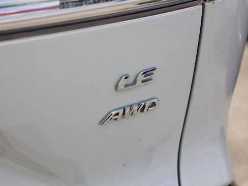 Used 2022 Toyota Corolla Cross LE AWD/4WD image 7