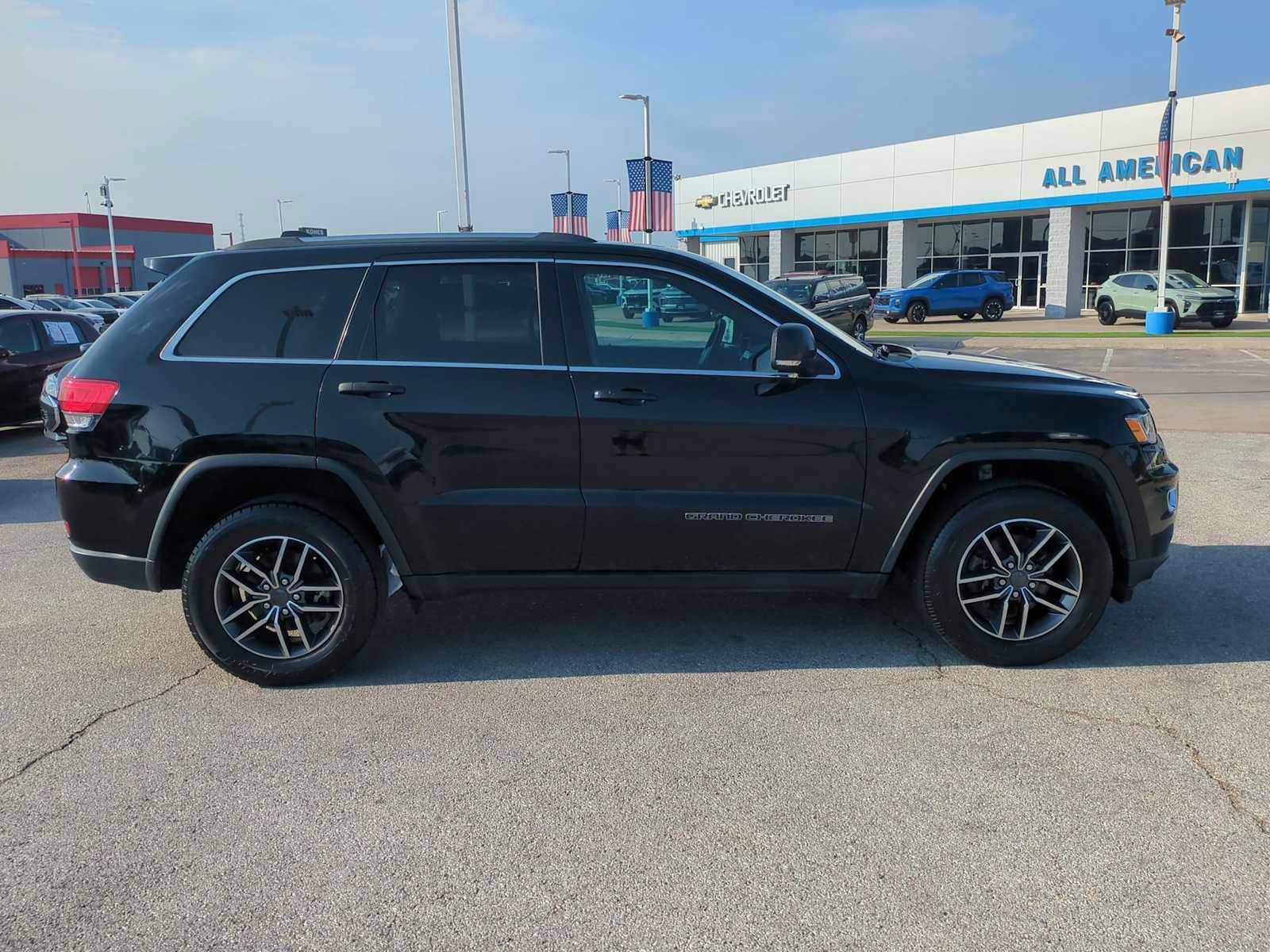 Used 2019 Jeep Grand Cherokee Limited AWD/4WD image 9