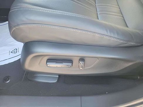 Used 2024 Honda HR-V EX-L image 16