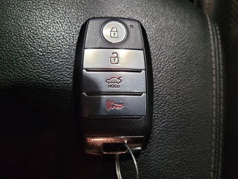 Used 2019 Kia Optima S FWD image 32