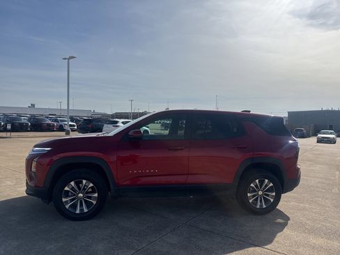 Used 2026 Chevrolet Equinox LT image 12