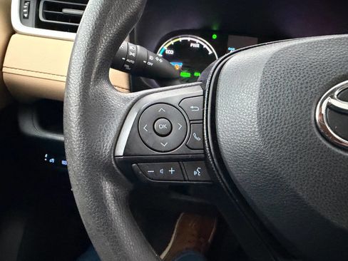 Used 2020 Toyota RAV4 XLE image 15