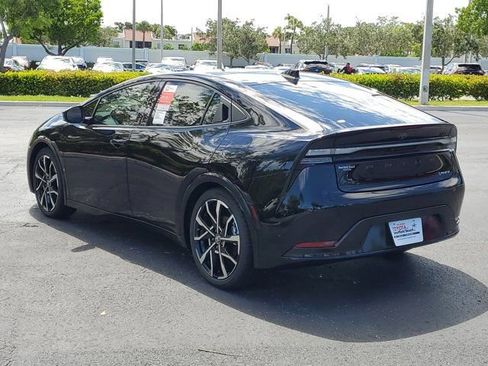 New 2025 Toyota Prius Plug-In Hybrid image 3