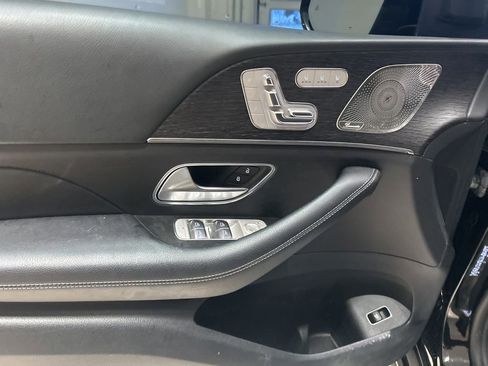 Used 2022 Mercedes-Benz GLS 450 4MATIC image 3