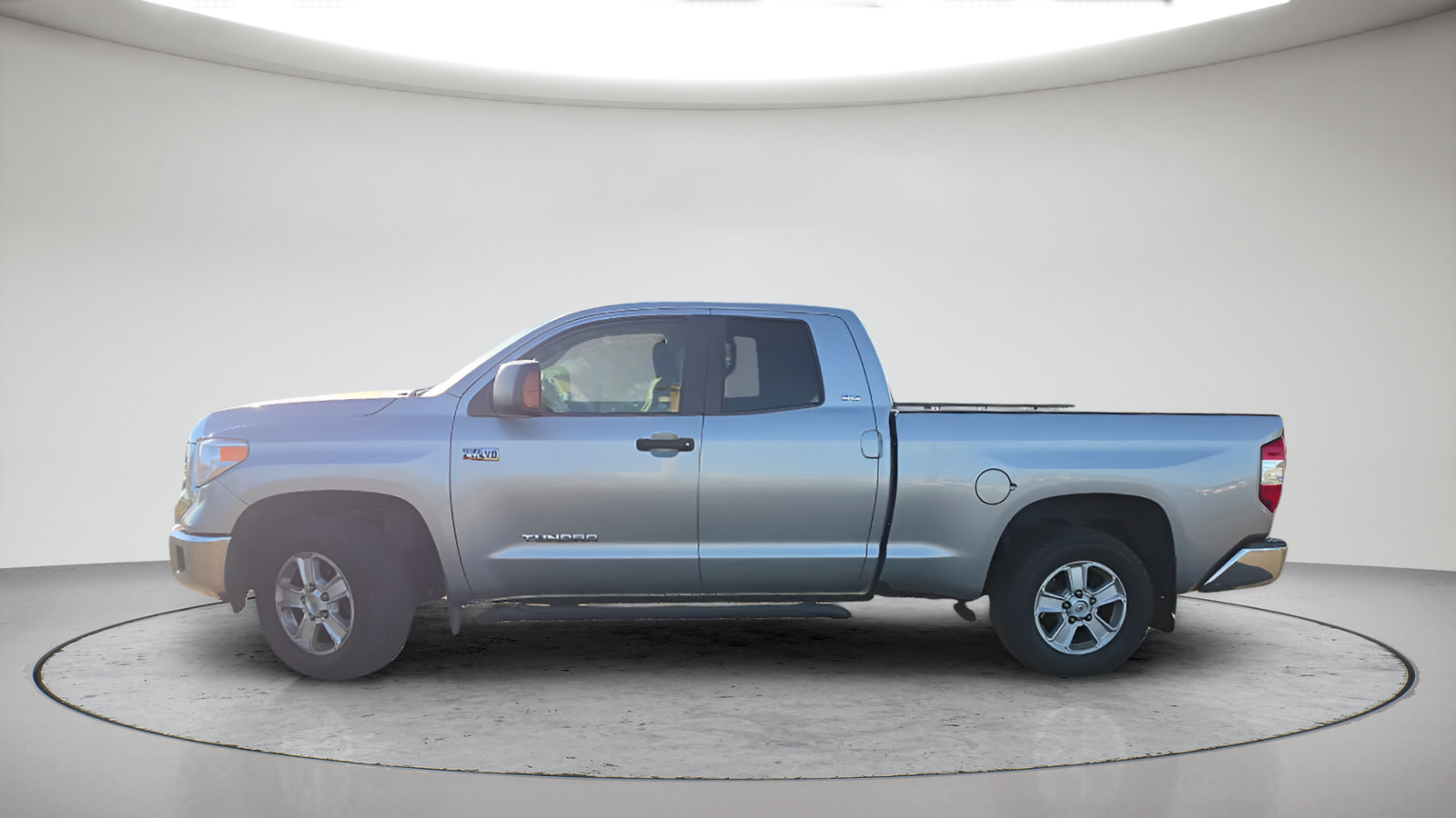 Used 2015 Toyota Tundra SR5 w/ SR5 Upgrade Package AWD/4WD image 11