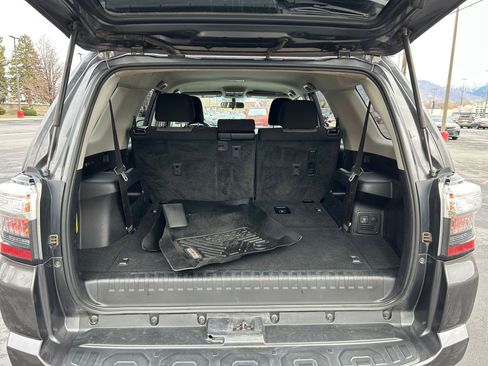 Used 2017 Toyota 4Runner SR5 image 23