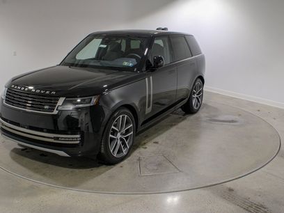 New 2025 Land Rover Range Rover SE