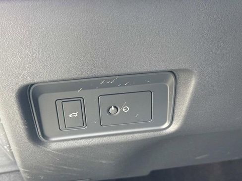 Used 2024 Jaguar E-PACE R-Dynamic SE image 27