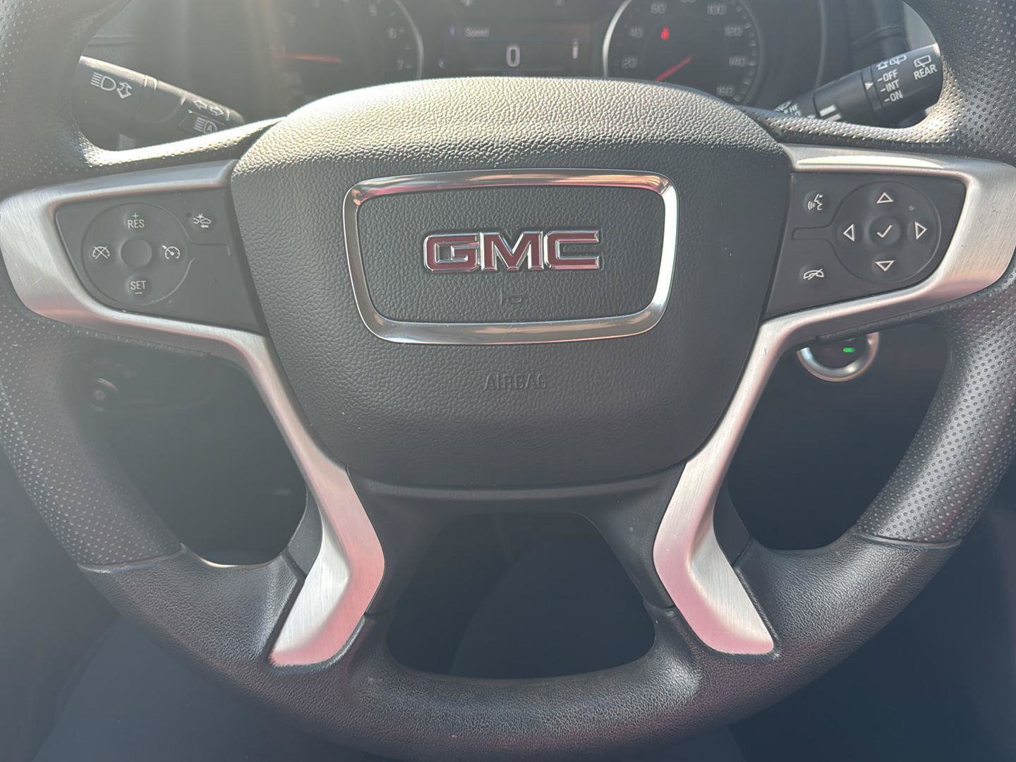 Used 2024 GMC Terrain SLE w/ Driver Convenience Package AWD/4WD image 12