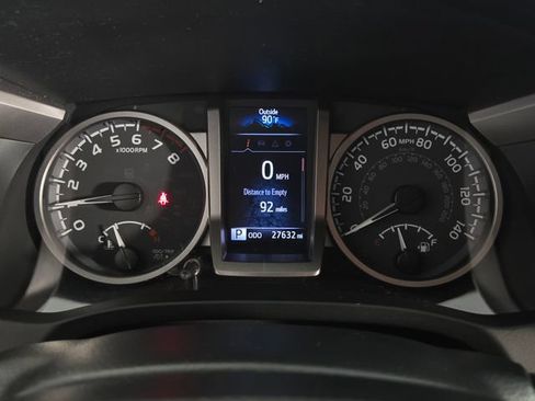 Used 2022 Toyota Tacoma SR5 AWD/4WD image 20