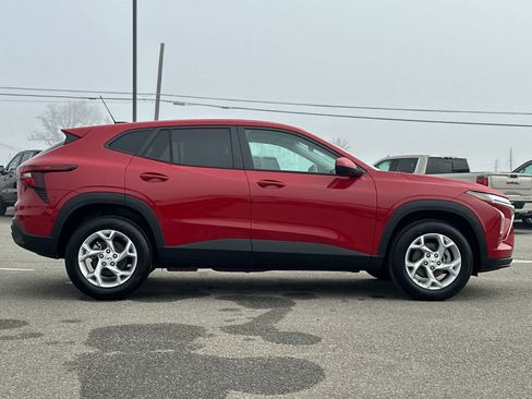 New 2026 Chevrolet Trax LS w/ LS Convenience Package image 6