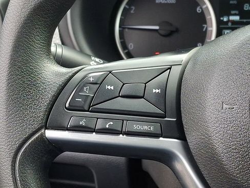 Used 2019 Nissan Kicks S image 21