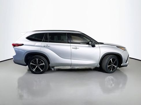 Used 2022 Toyota Highlander XSE image 8
