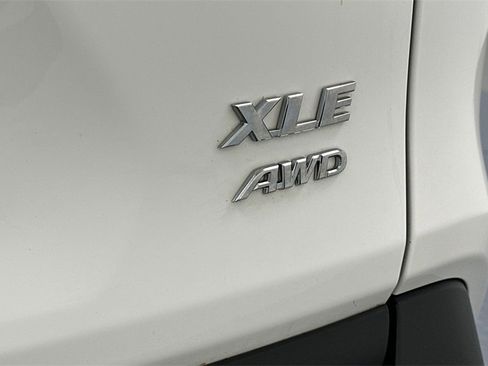 Certified 2021 Toyota RAV4 XLE image 21