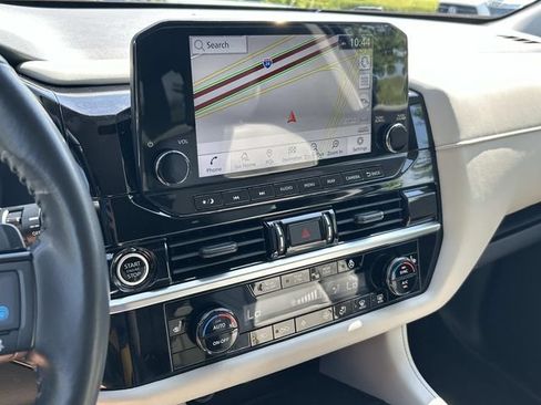 Used 2022 Nissan Pathfinder SL FWD image 26