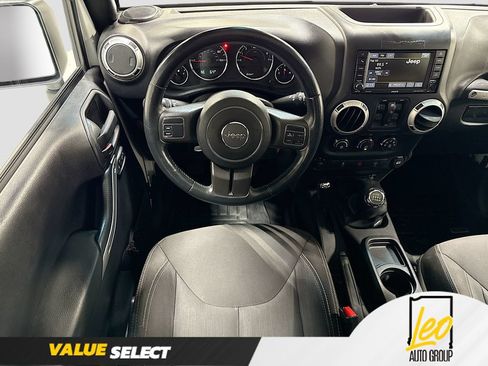 Used 2015 Jeep Wrangler Unlimited Sahara AWD/4WD image 22