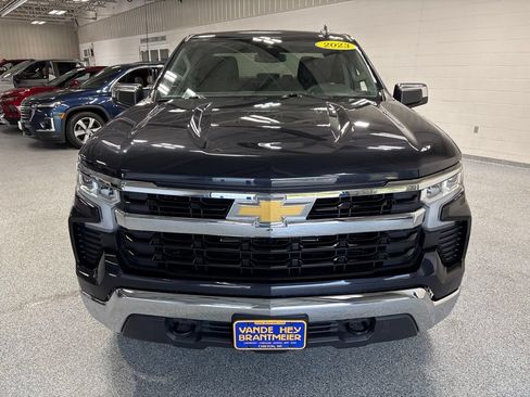 Used 2023 Chevrolet Silverado 1500 LT AWD/4WD image 2