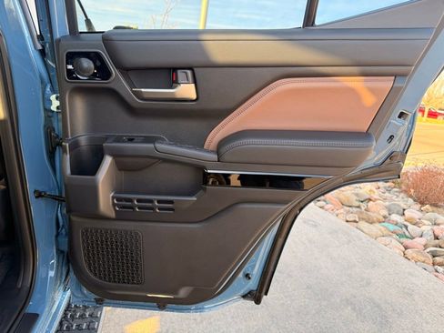 Used 2025 Toyota 4Runner Limited image 24