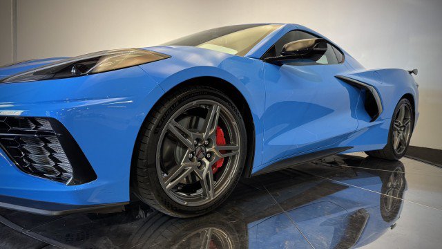 Used 2025 Chevrolet Corvette Stingray Premium Cpe w/ Z51 Performance Package RWD image 22