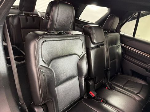 Used 2018 Ford Explorer Limited w/ Equipment Group 301A FWD image 22