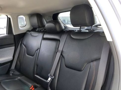 Used 2022 Jeep Compass Latitude AWD/4WD image 25