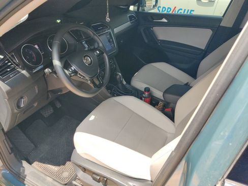 Used 2020 Volkswagen Tiguan SE AWD/4WD image 6