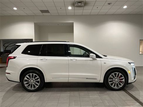 Certified 2022 Cadillac XT6 Sport w/ Technology Package image 7