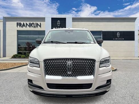 Certified 2023 Lincoln Navigator Reserve AWD/4WD image 2