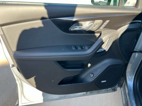 Used 2025 Chevrolet Blazer RS w/ Driver Confidence II Package image 9