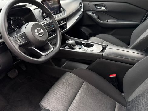 Used 2024 Nissan Rogue SV image 10