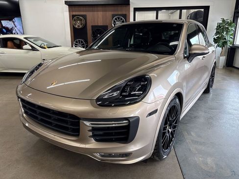 Used 2016 Porsche Cayenne GTS AWD/4WD image 2