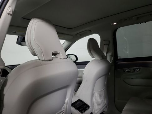 New 2026 Volvo XC90 T8 Ultra w/ Protection Package Premier AWD/4WD image 14