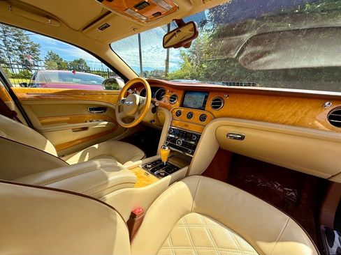 Used 2016 Bentley Mulsanne RWD image 42